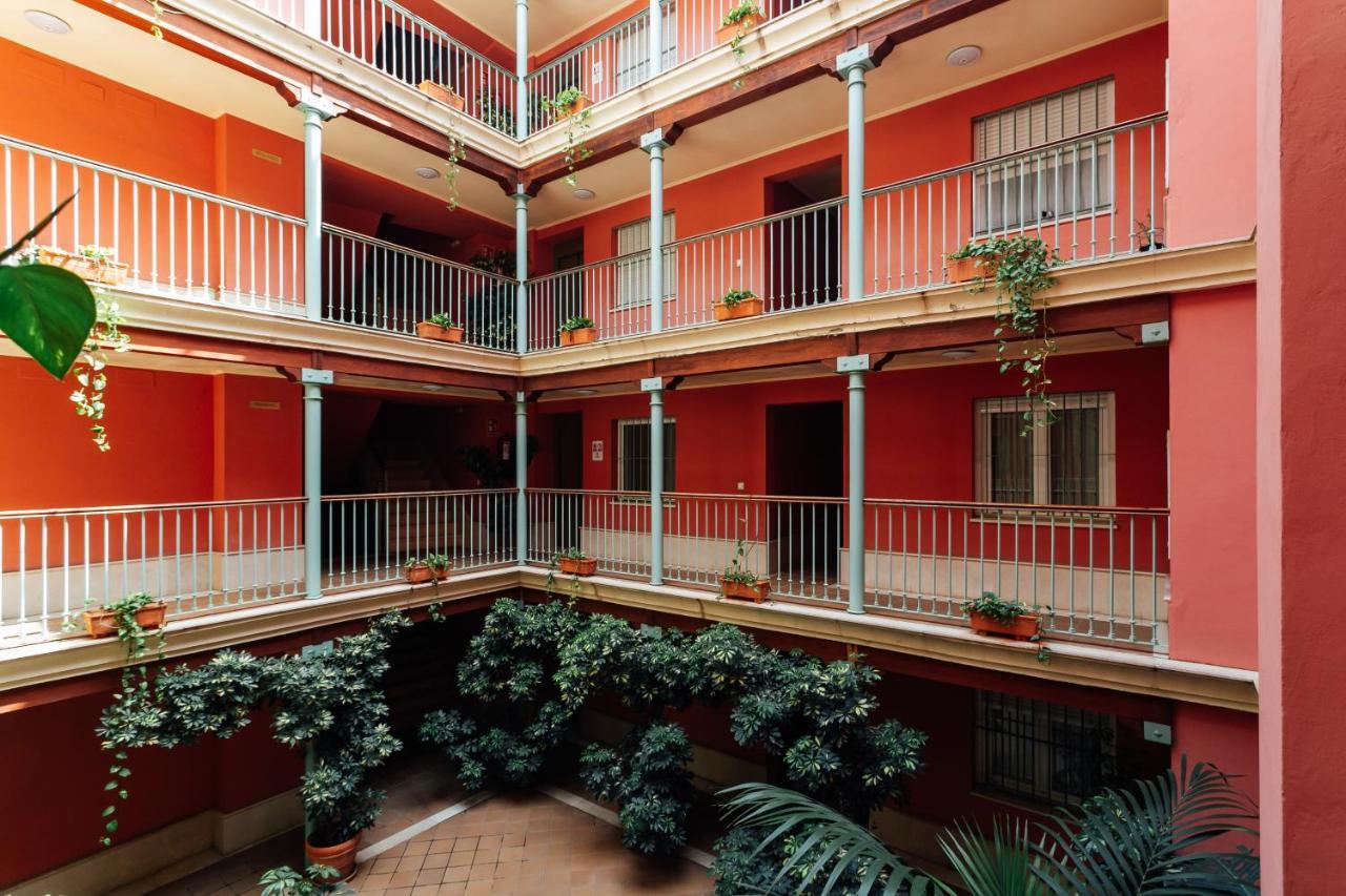 Alohamundi Sauceda, Seville